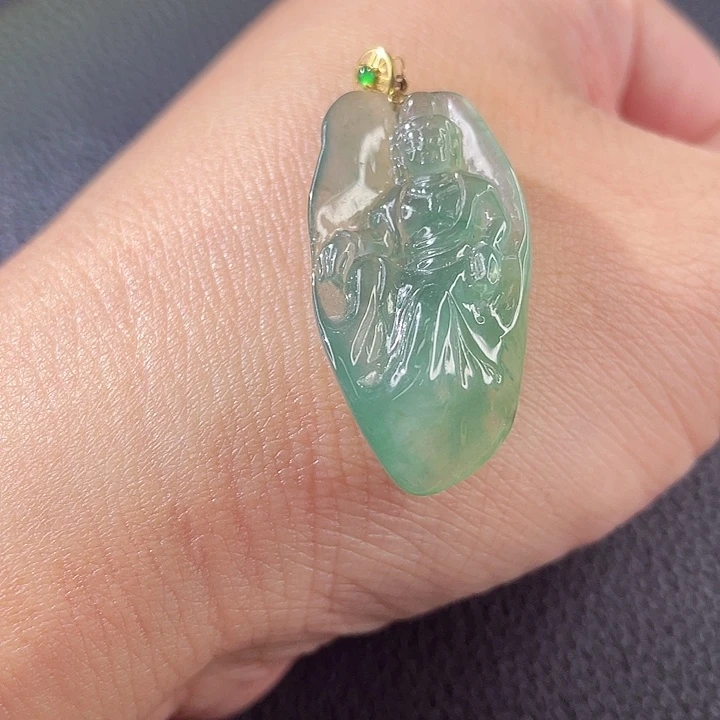 翡翠颈饰18K金镶嵌翡翠