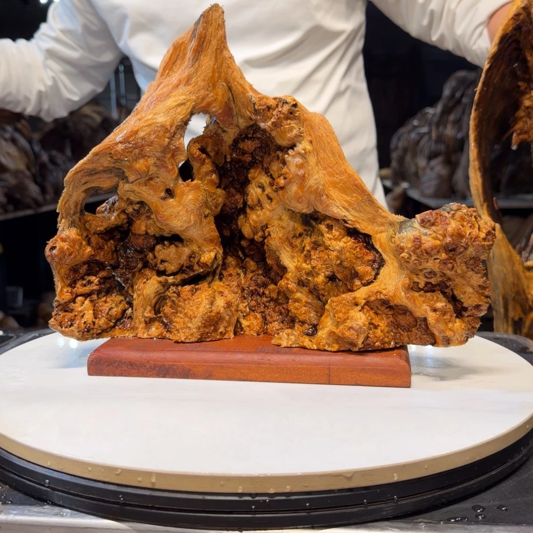 宝***藏木王一刀琥珀木摆件14