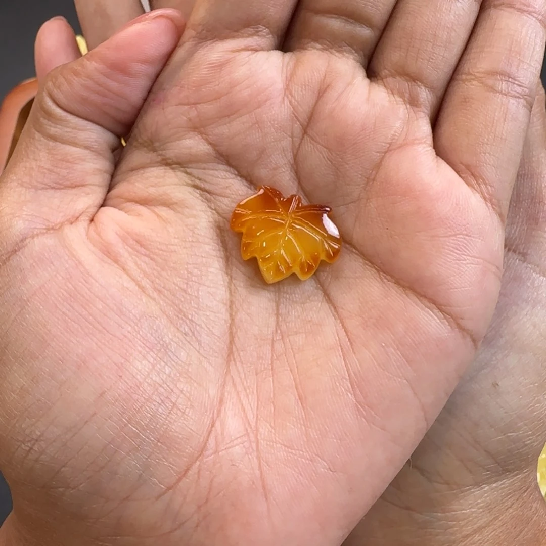 琥珀颈饰未镶嵌琥珀