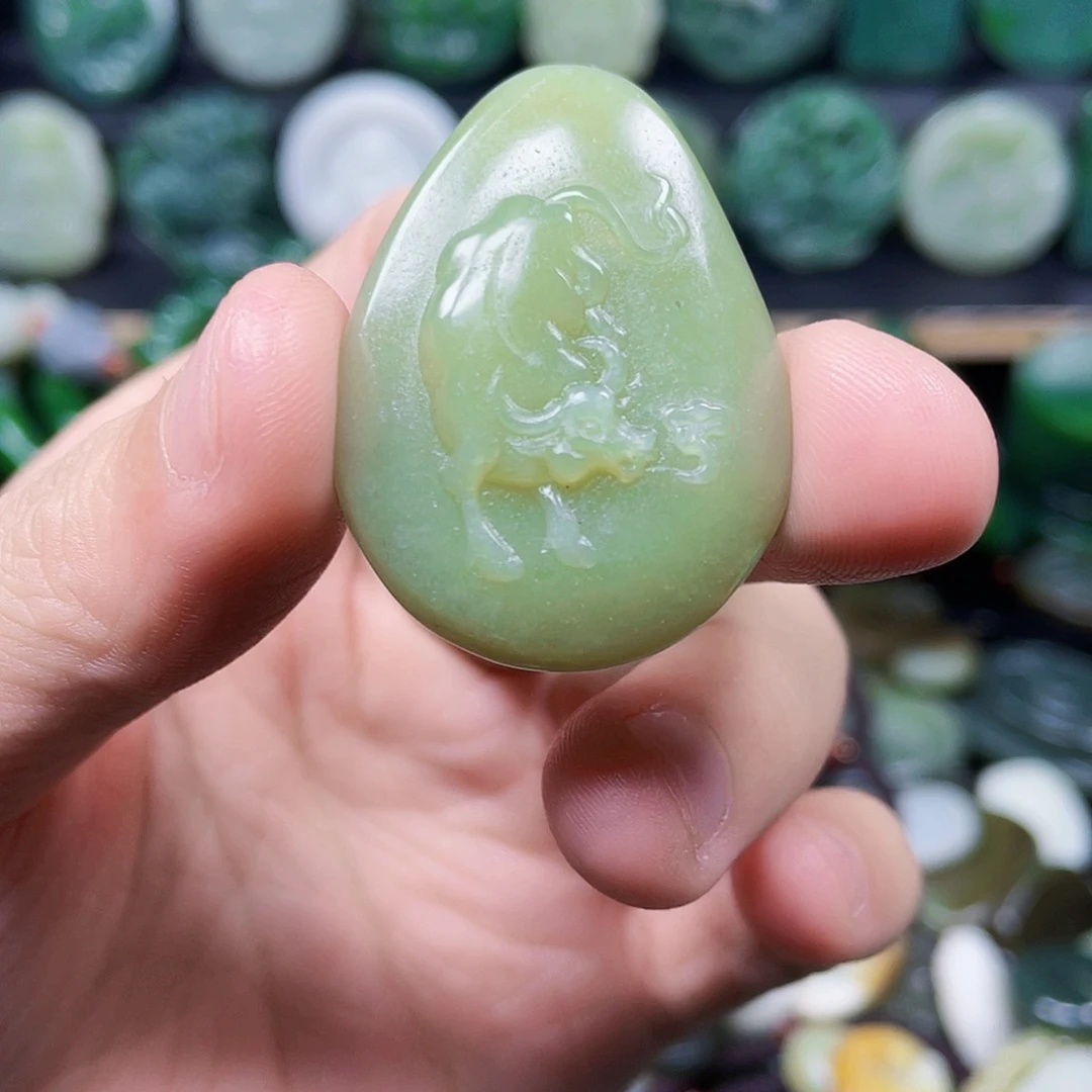 和田玉未镶嵌珠宝半成品