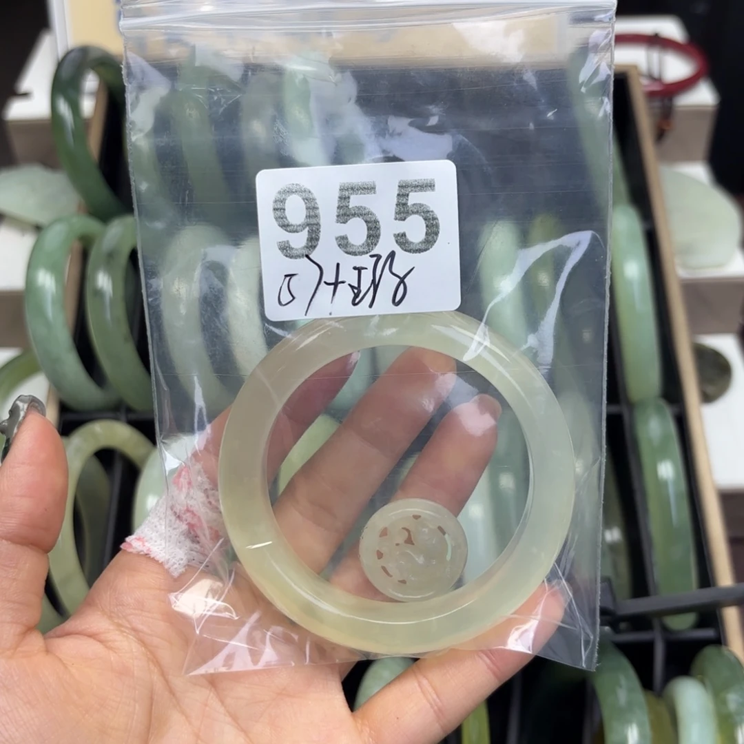 晴***儿蛇纹石玉未镶嵌手镯