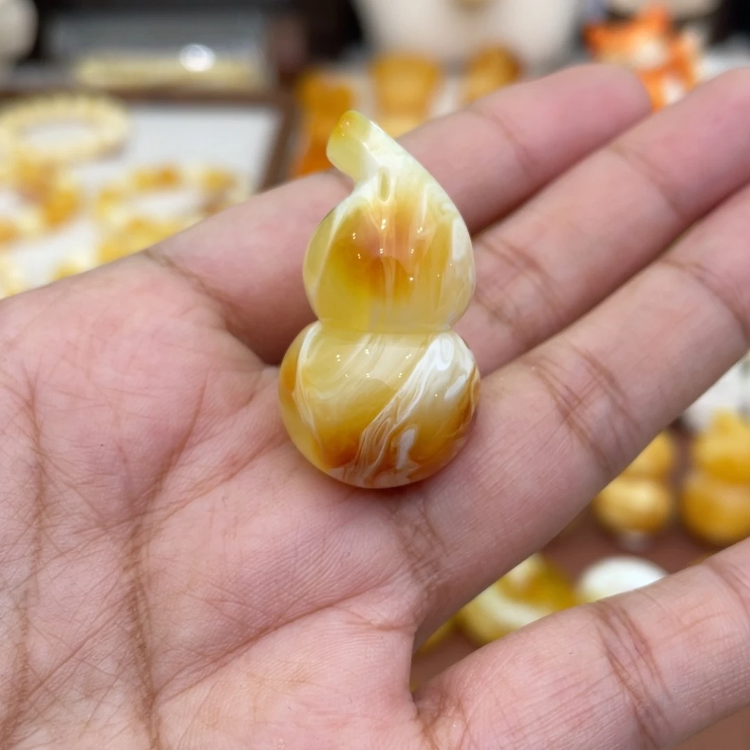 琥珀未镶嵌颈饰沁色瓷白拉丝溶洞白花特色葫芦吊坠EE001