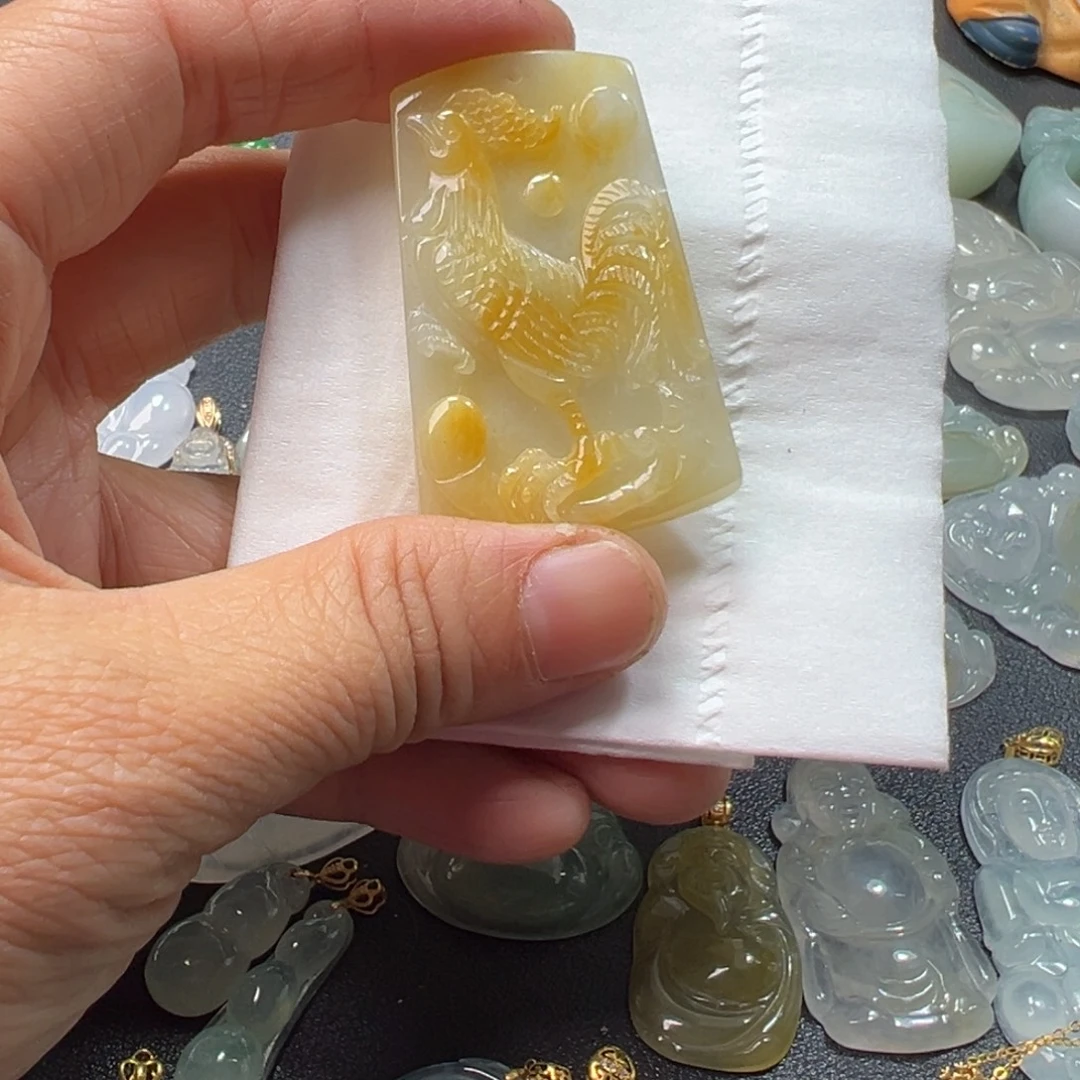 翡翠未镶嵌颈饰鸡排