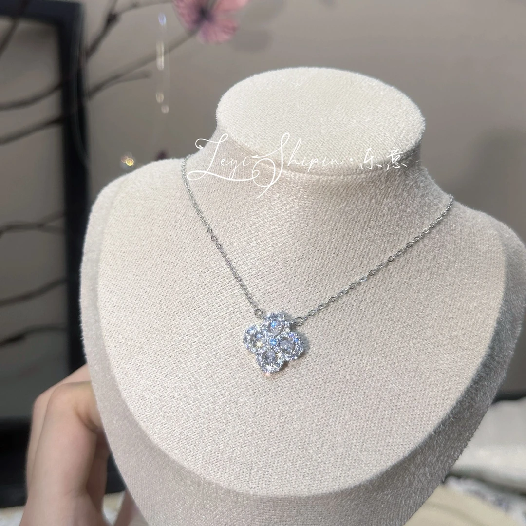 合金项链 Leyi/爆闪四叶草项链 气质轻奢灵动精致