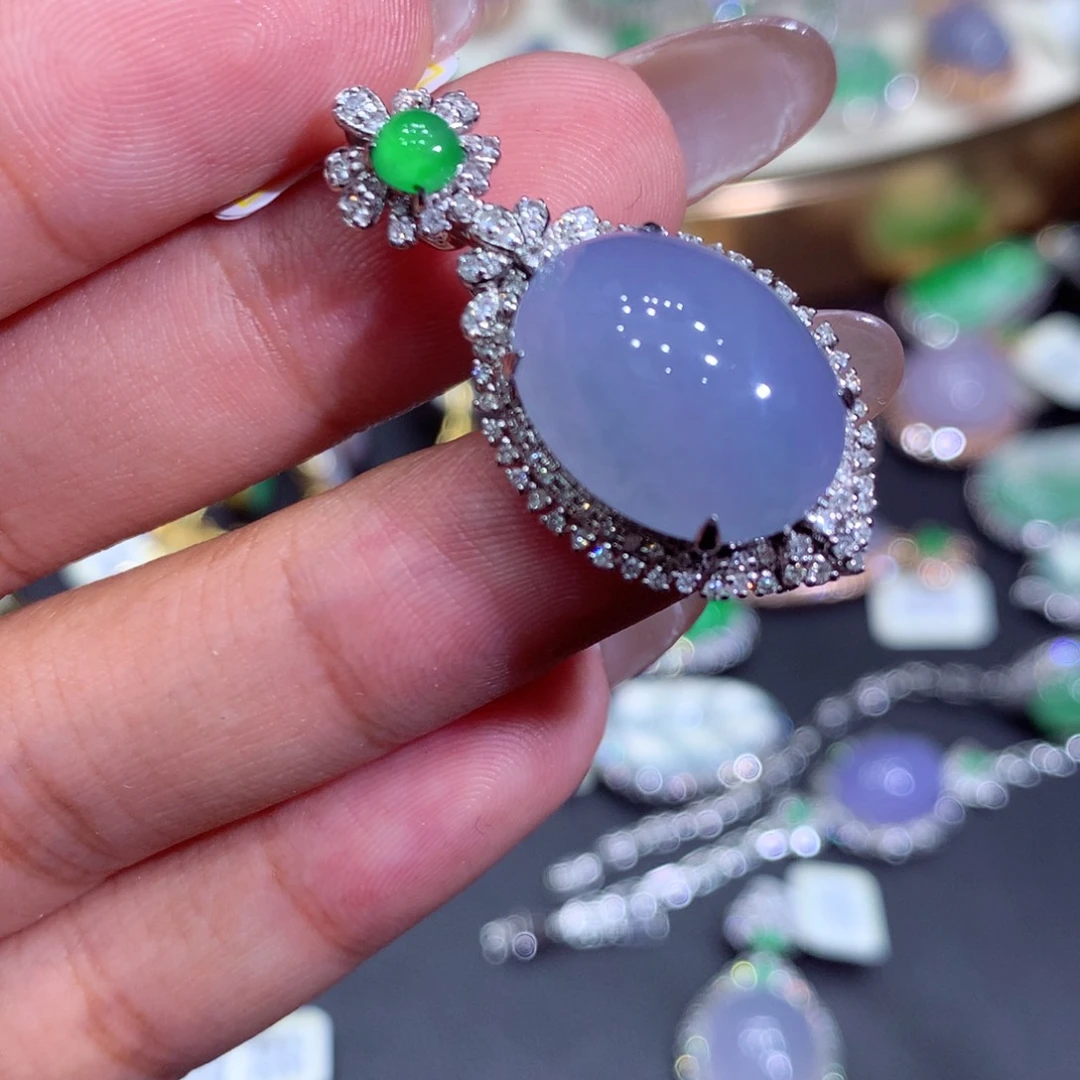 翡翠吊坠(赠链)18K金镶嵌