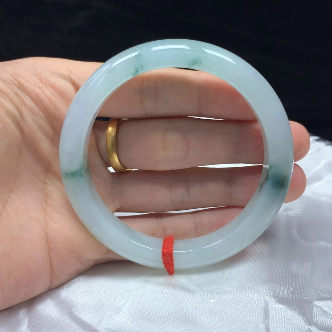 翡翠未镶嵌手镯（圆镯）57.5