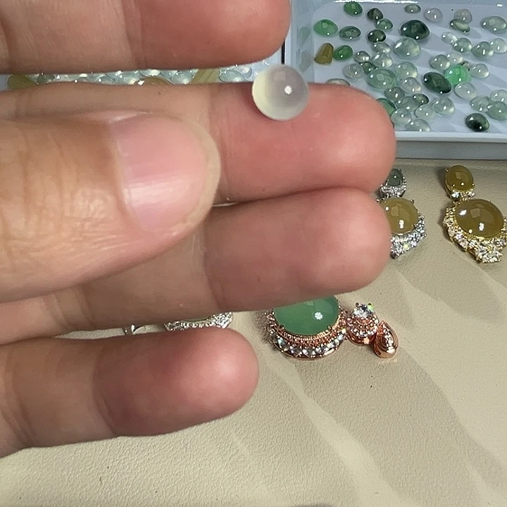 翡翠裸石缅料A货翡翠