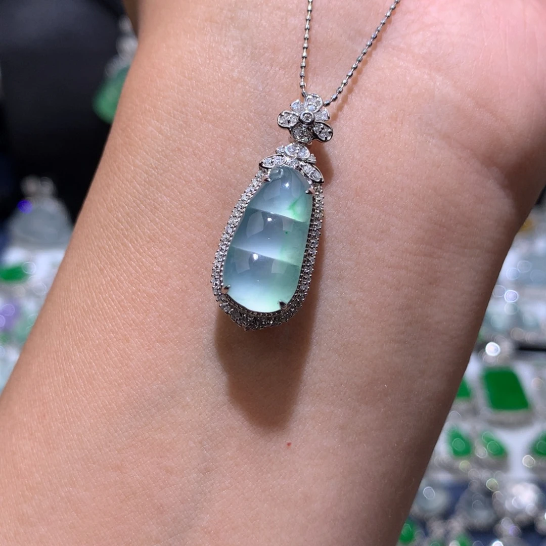 翡翠18K金镶嵌吊坠(不含链)