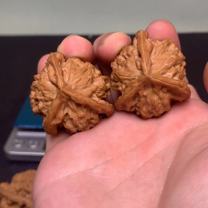 把件文玩核桃39高40盘山三棱