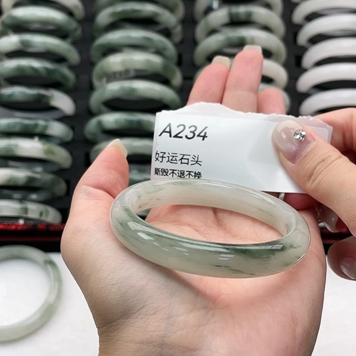 石英质玉未镶嵌手镯
