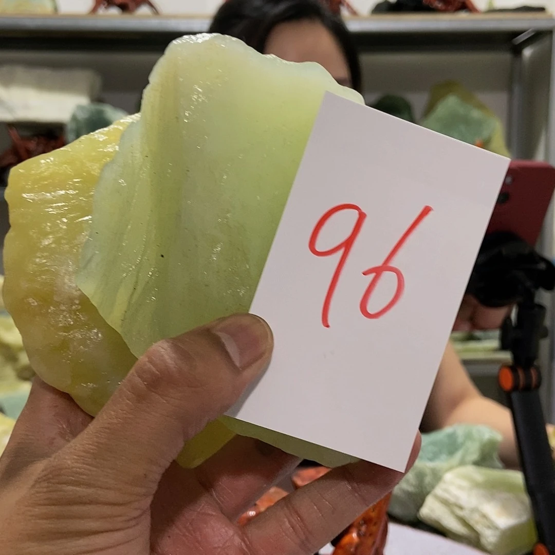 蛇纹石玉未镶嵌原石