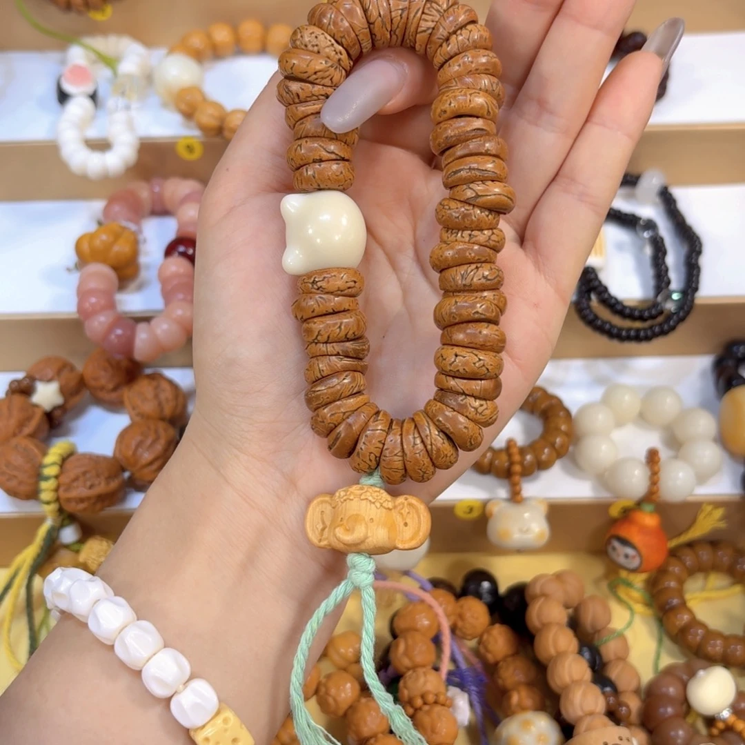 吊坠星月菩提桃核大肠➕猫