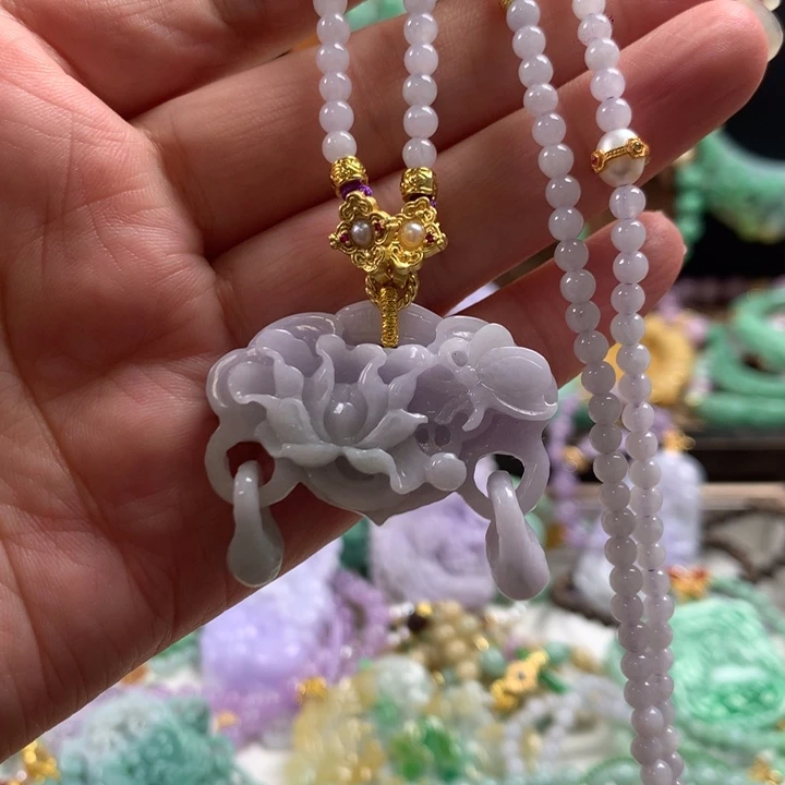 翡翠未镶嵌颈饰吊坠