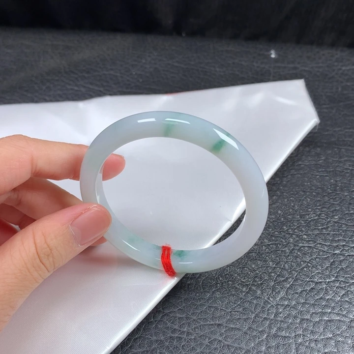 翡翠未镶嵌手镯
