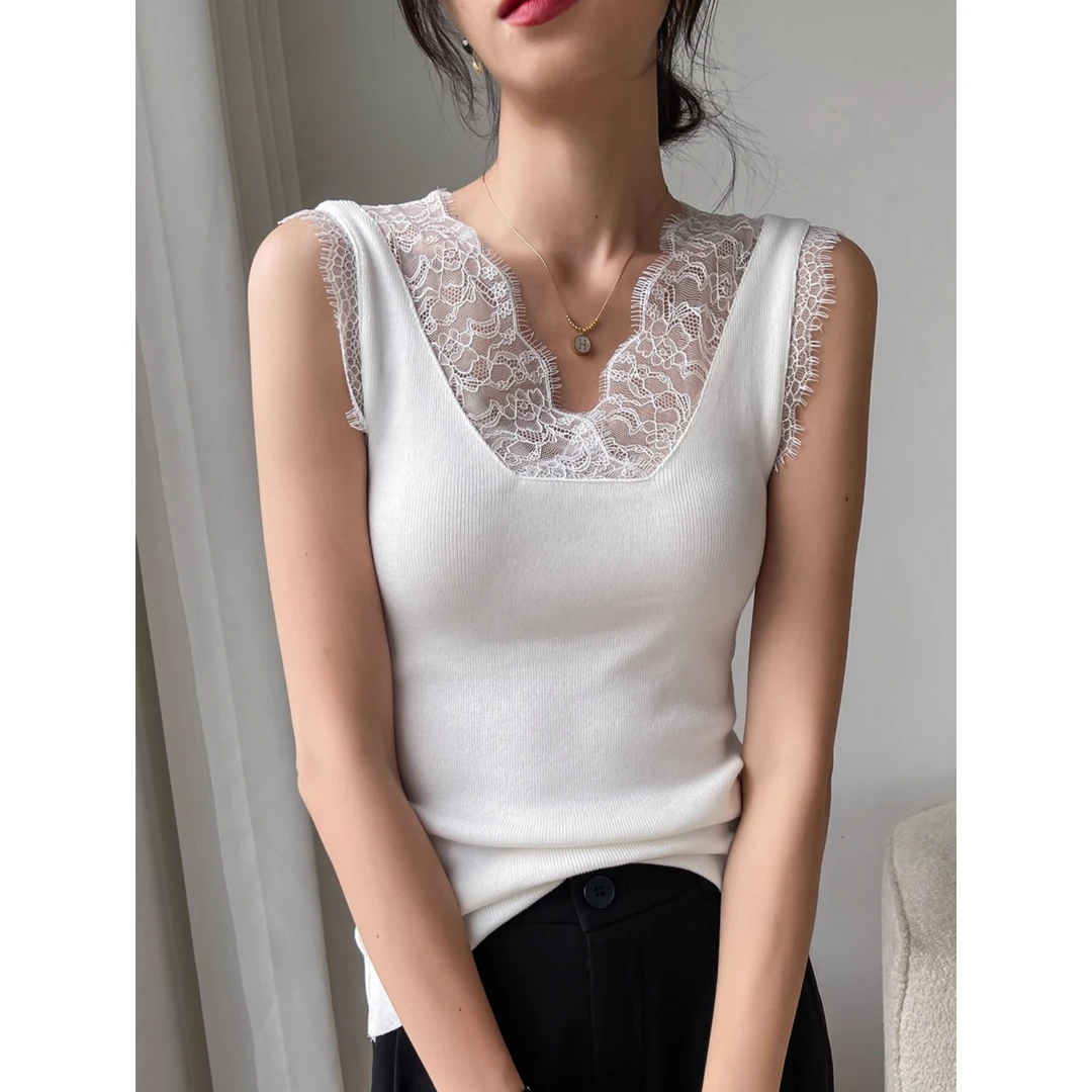 白色蕾丝拼接针织吊带背心女内搭早秋打底无袖外穿v领上衣设计感