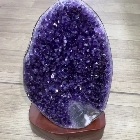暖***阳未镶嵌大型摆件（非配饰）紫晶