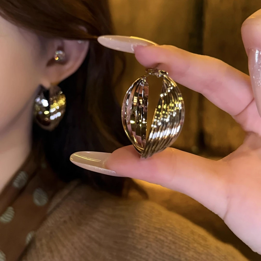 合金耳饰 拿捏气场~复古港风气质圆圈耳环简约扭曲设计金属风耳饰