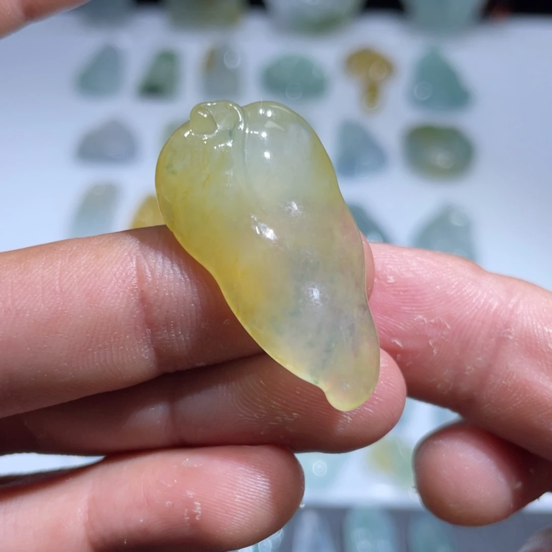 颈饰未镶嵌翡翠叶子