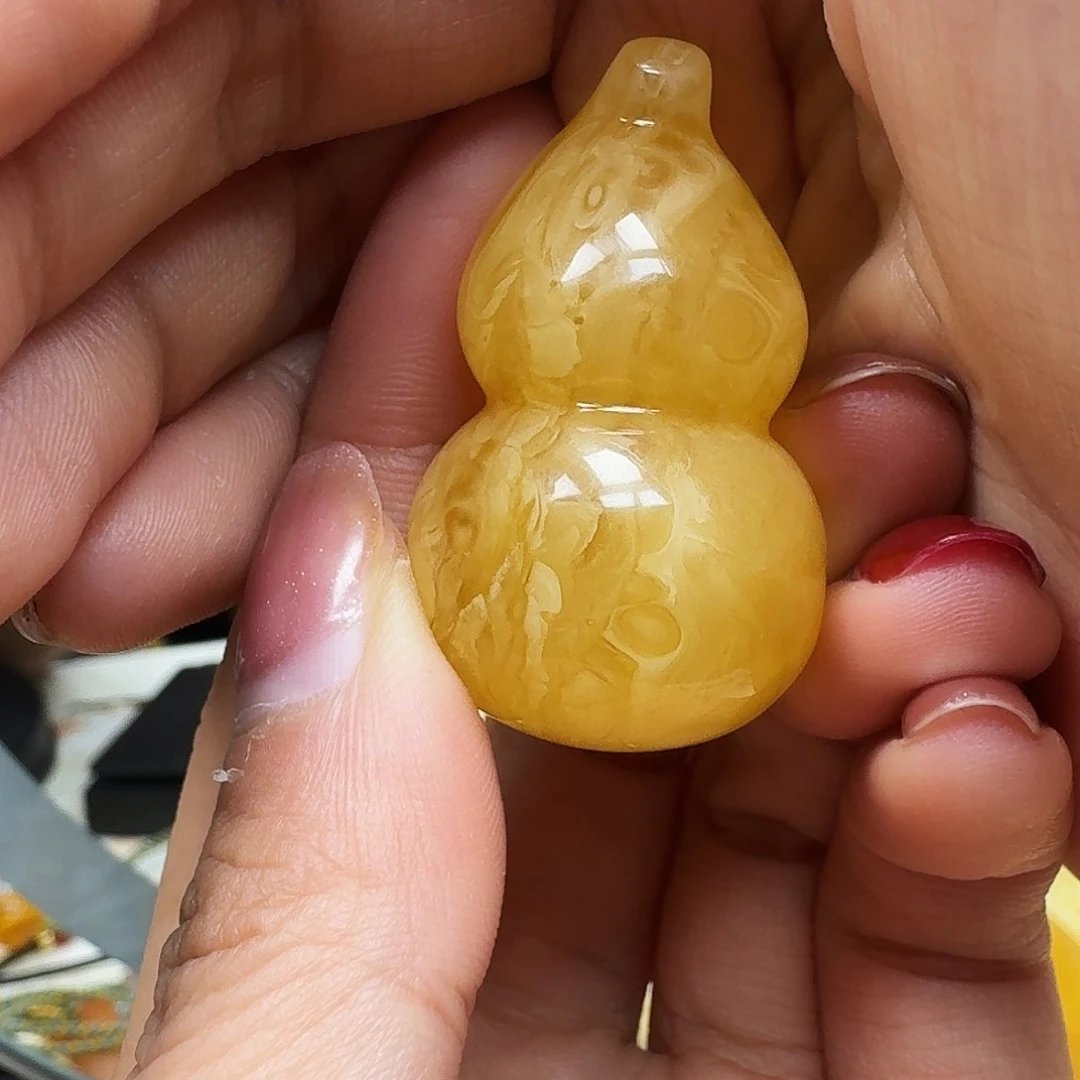 琥珀裸石未镶嵌 你好