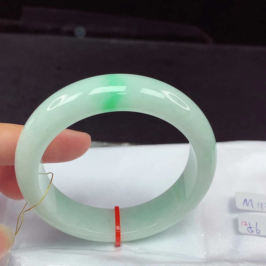 翡翠手镯未镶嵌56轮胎574