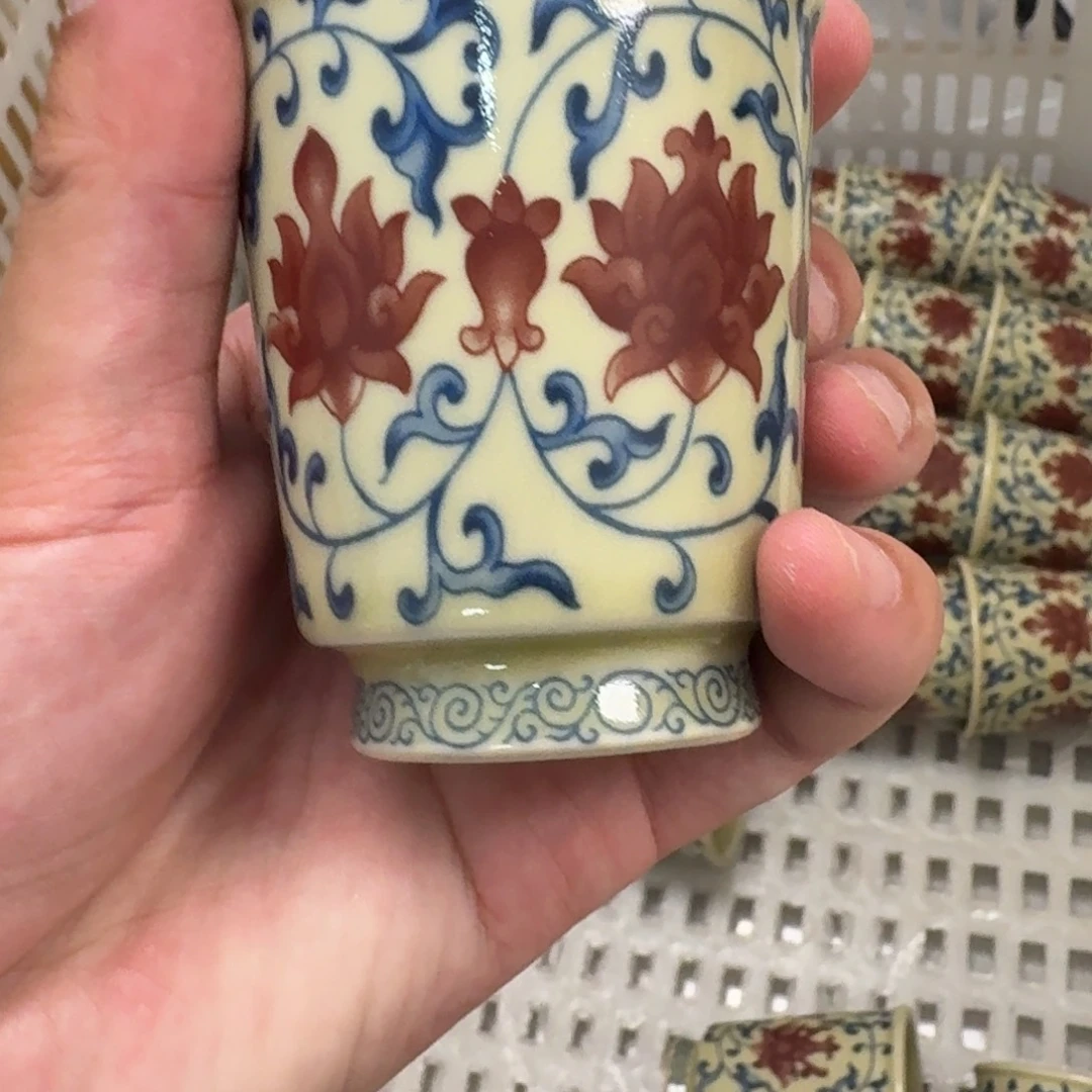 摆件二号釉缠枝莲闻香杯