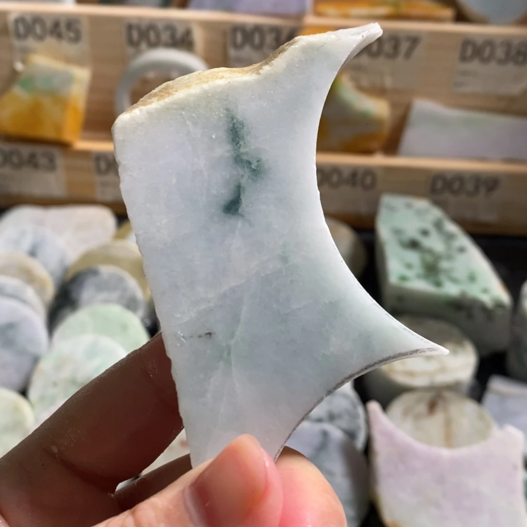 颈饰未镶嵌翡翠天然翡翠