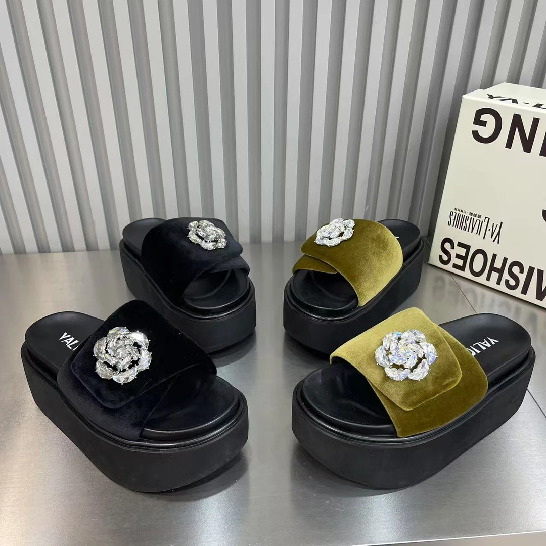 2025新款厚底一字拖鞋女夏外穿时尚百搭休闲舒适女休闲凉拖鞋子