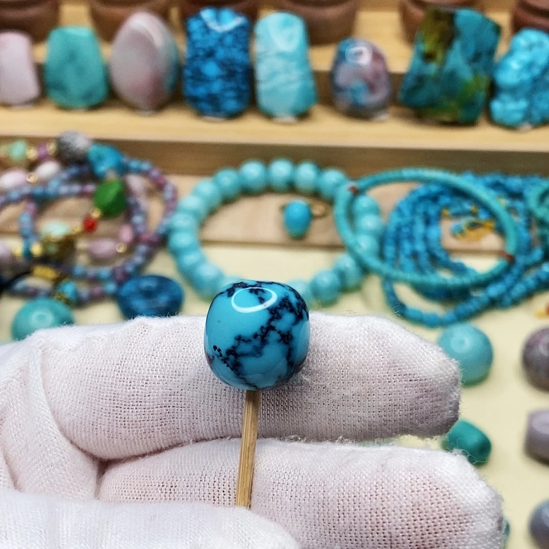 绿松石未镶嵌珠宝奇石