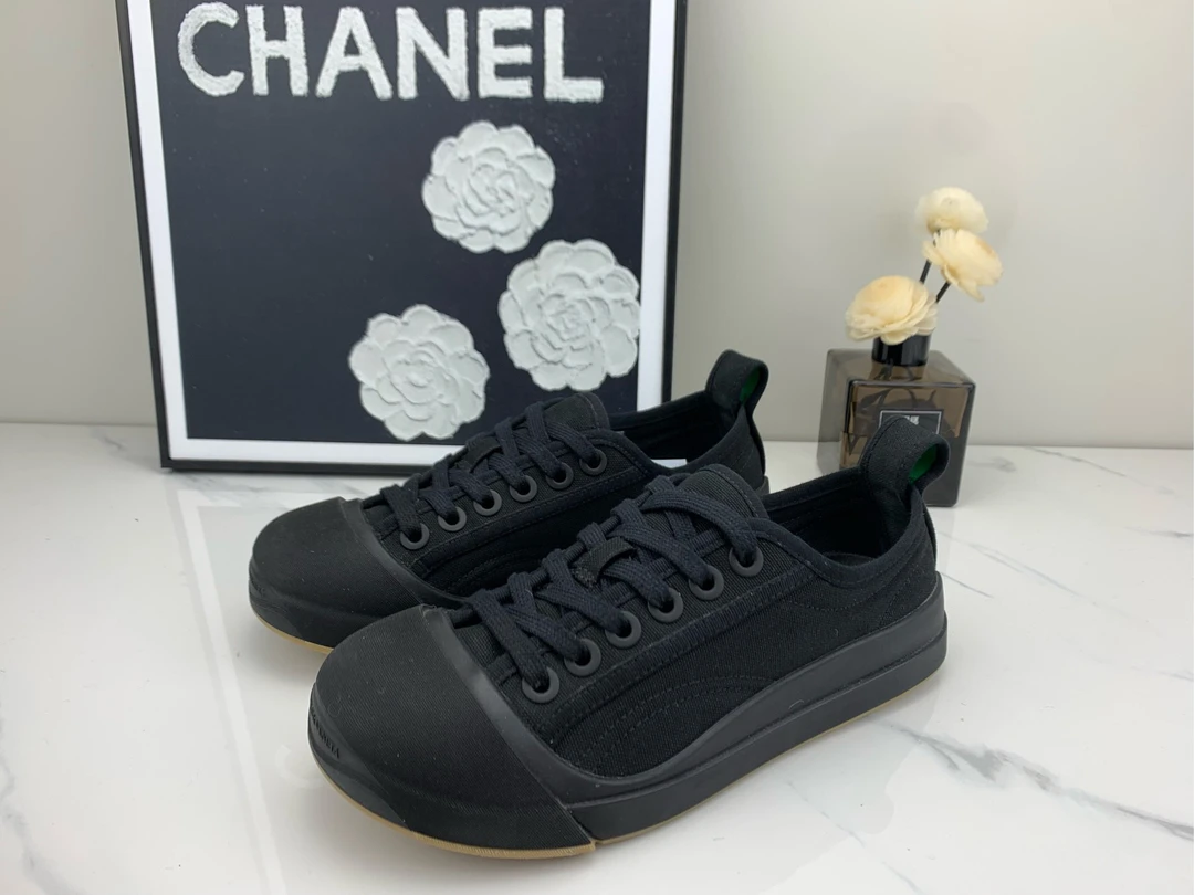 99新 BOTTEGA VENETA/葆蝶家 BV黑色帆布鞋 35.5码/jm00135