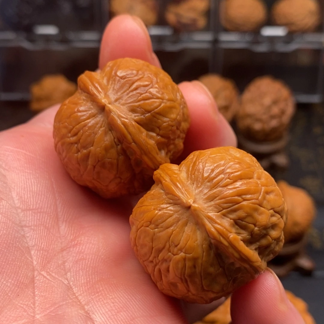 文玩核桃把件云铁水晶球