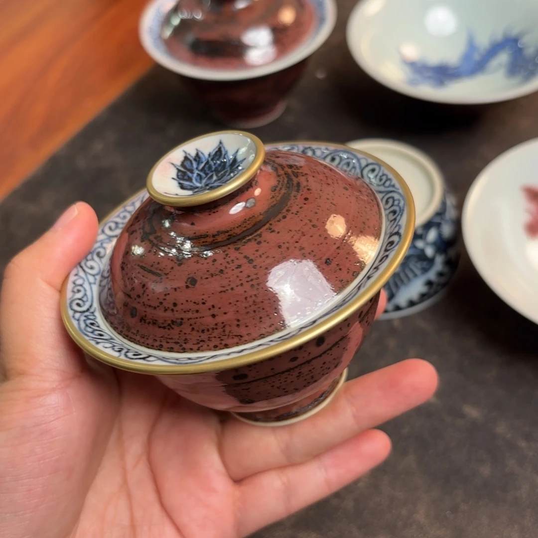 瓷牡丹描金盖碗………………