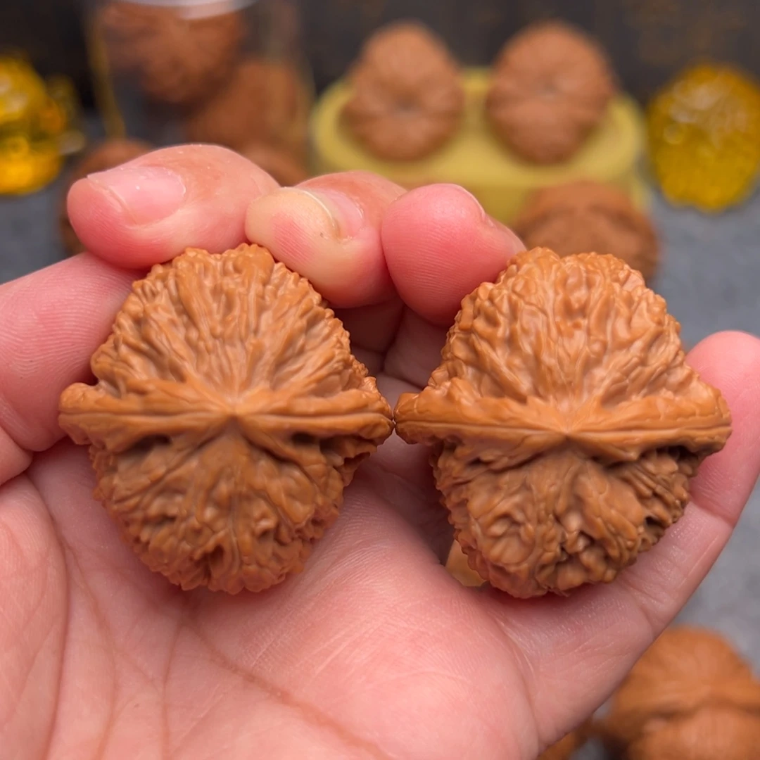 文玩核桃把件37精品三角白狮子