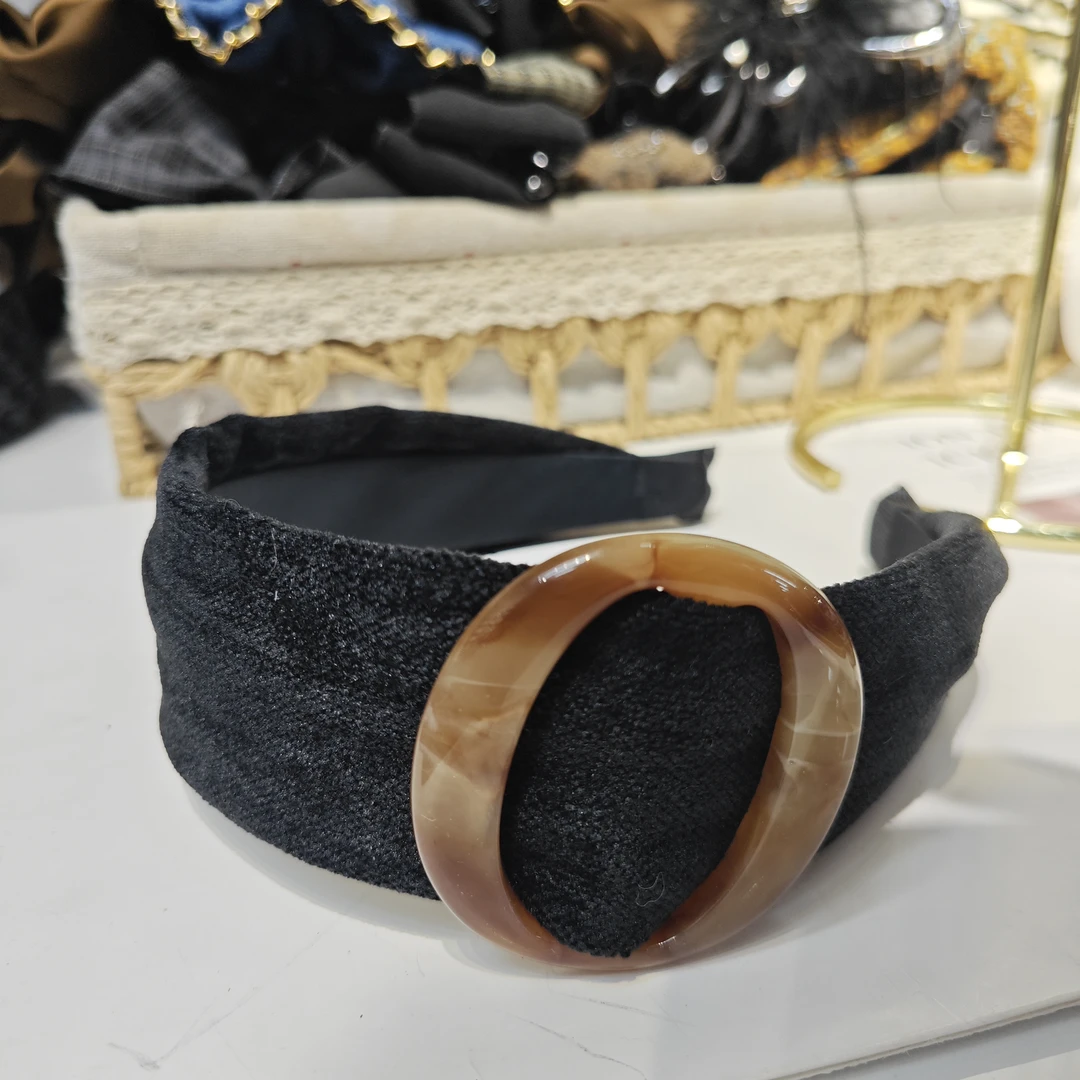 黑色欧字宽面发箍373 kly