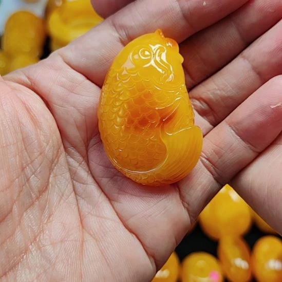 未镶嵌吊坠(赠链)蜜蜡