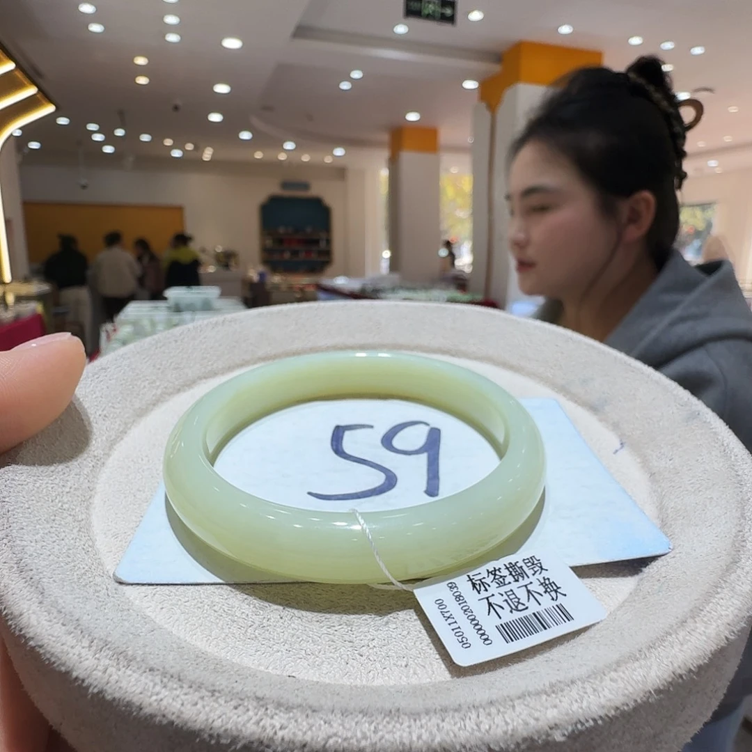 和田玉未镶嵌手镯10