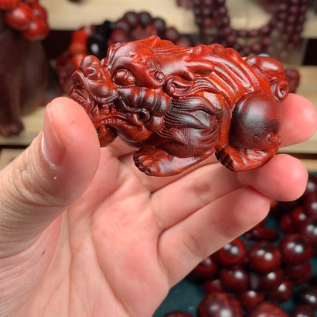 木红飘黑迷你小貔貅一只