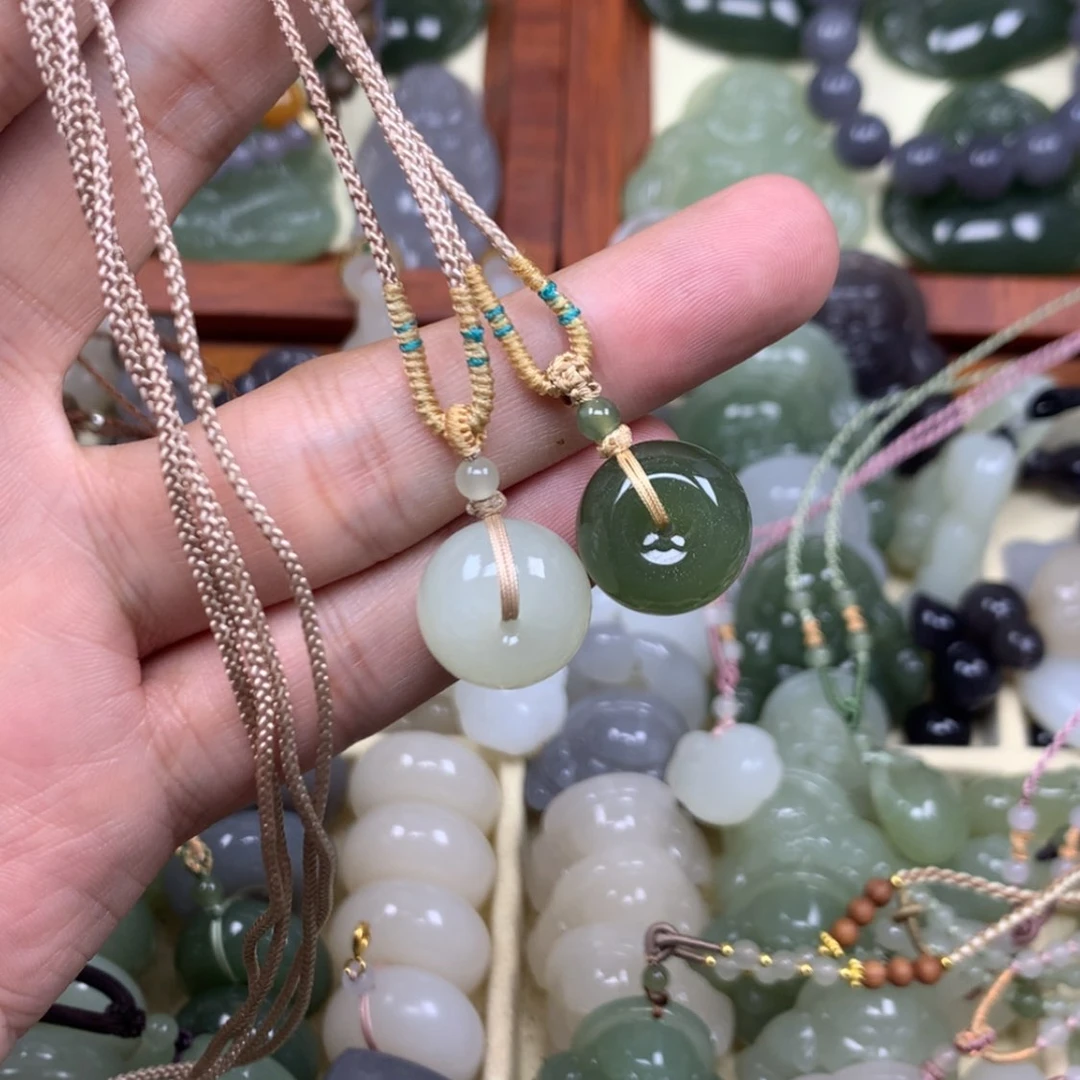 【闪购商品】颈饰未镶嵌和田玉