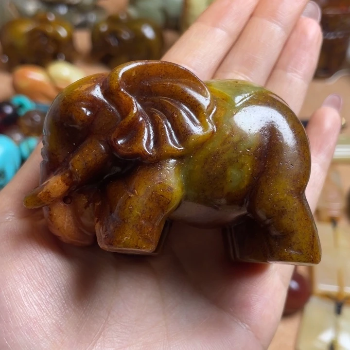 振***豪蛇纹石玉未镶嵌颈饰