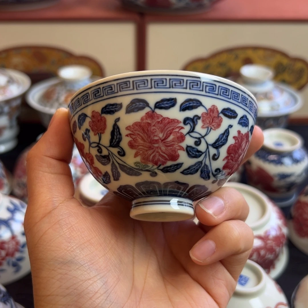 正绎堂釉里红花卉