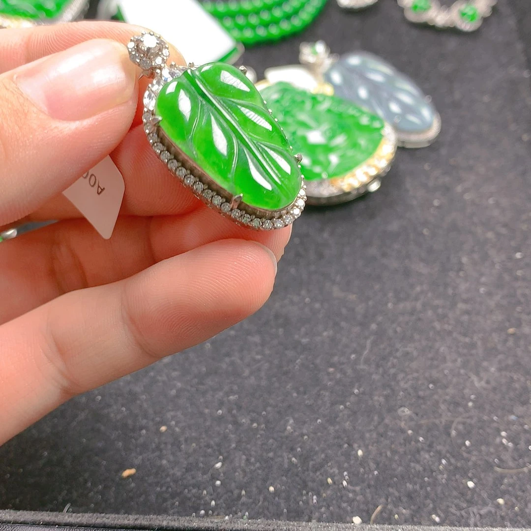 颈饰银S925镶嵌翡翠翡翠