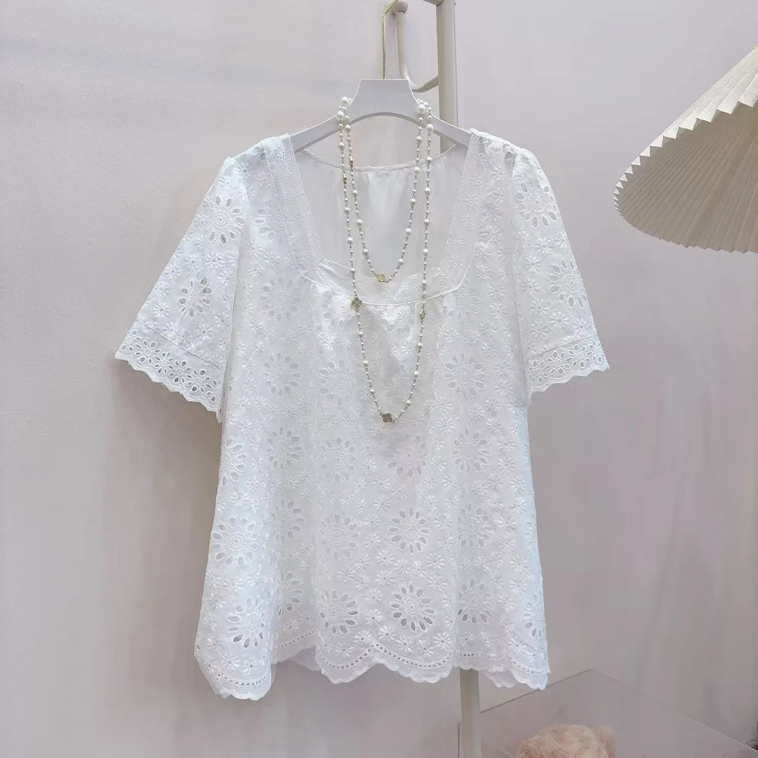 胖胖家*57236新款镂空刺绣百搭减龄娃娃版上衣