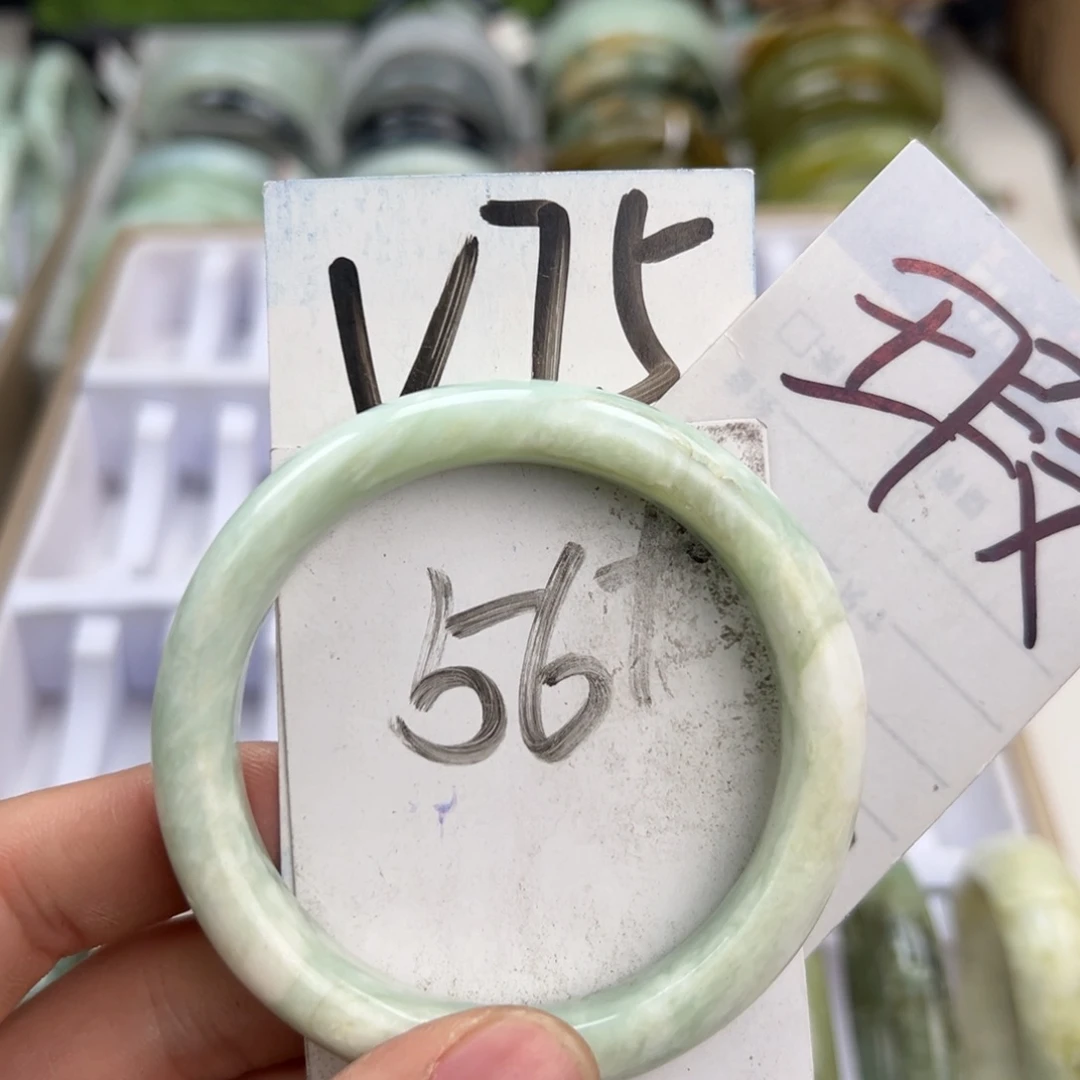 岫玉手镯未镶嵌天然岫玉