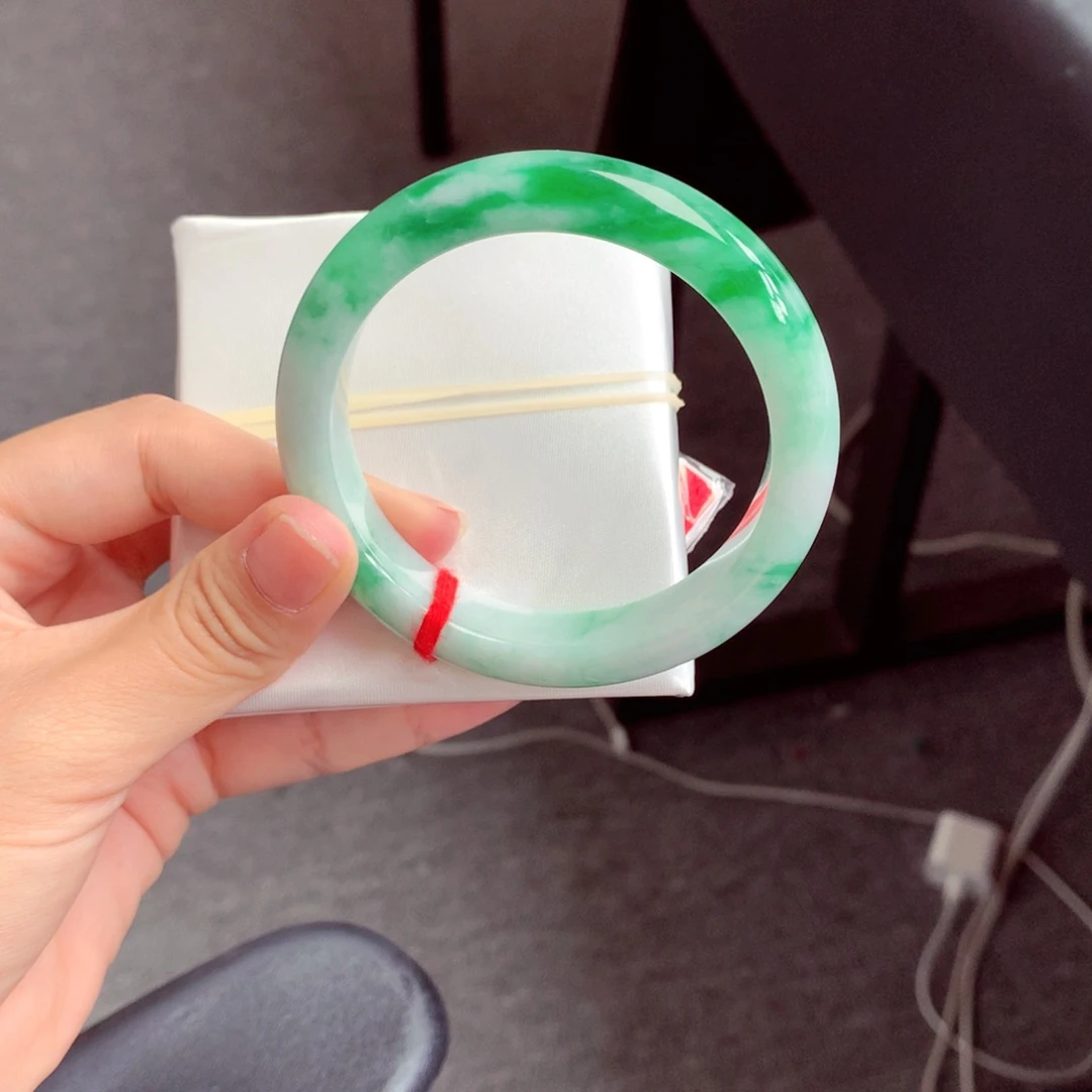 翡翠未镶嵌手镯翡翠