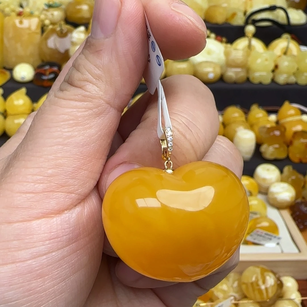 蜜蜡吊坠(不含链)18K金镶嵌杏***腐蜜蜡爱心