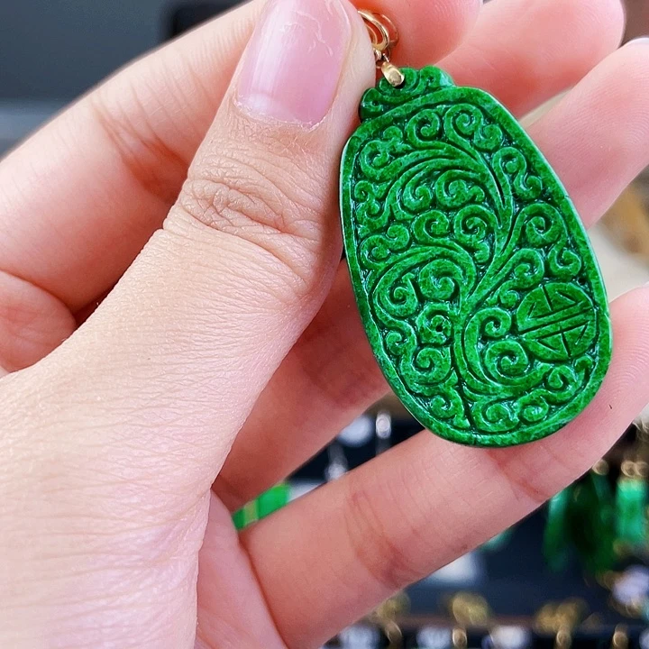 翡翠颈饰18K金镶嵌饰品