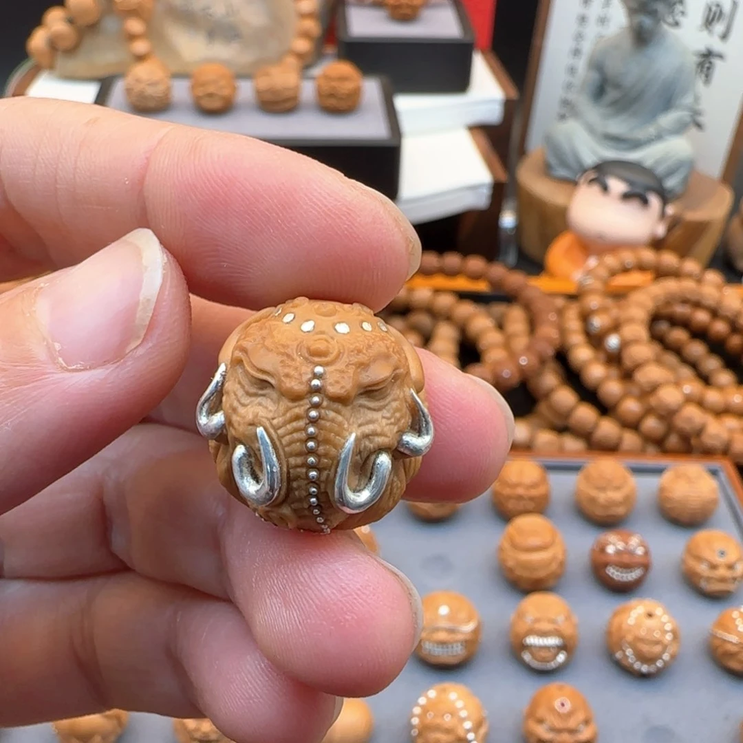 猴头核桃吊坠L****多象神