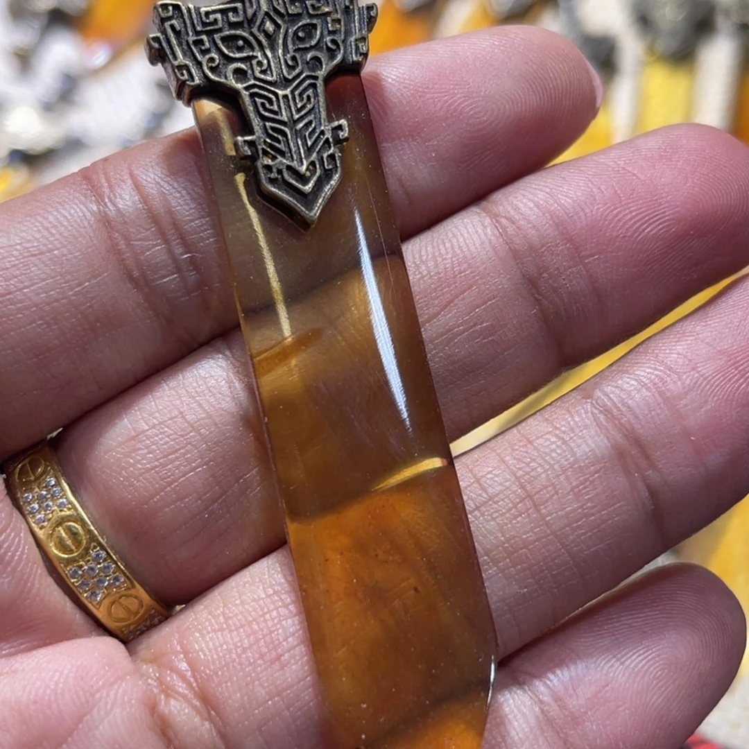 琥珀未镶嵌手串刀