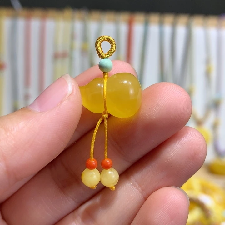 蜜蜡未镶嵌裸石配饰