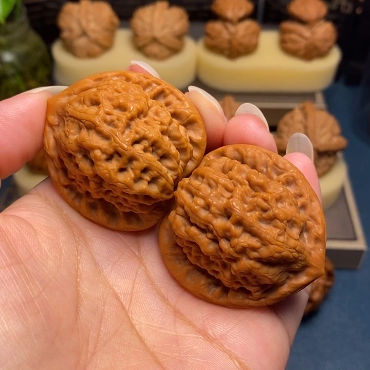 【闪购商品】文玩核桃把件金公子