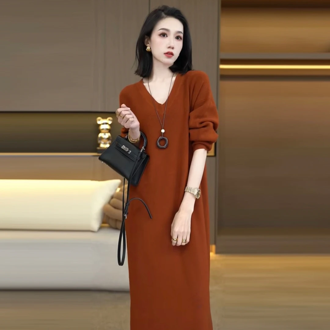 秋冬季新款气质V领中长款毛衣裙洋气时尚显瘦针织加厚连衣裙女